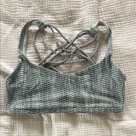 Lululemon free to be bra - Picture 1 of 5